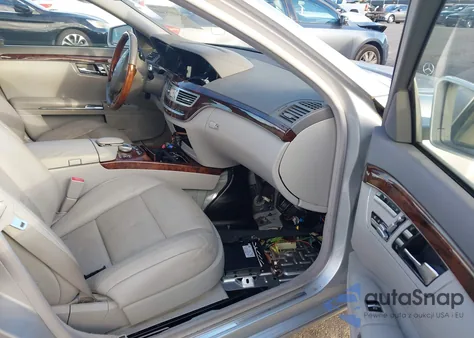 2010 Mercedes-Benz S 550 from USA, damaged, VIN WDDNG7BB8AA294189